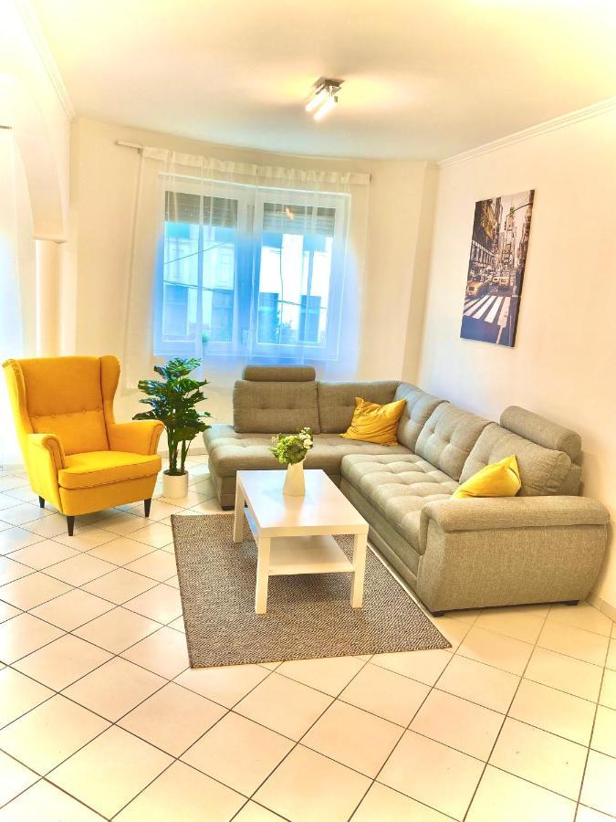 Mirell Apartman Segedin Dış mekan fotoğraf