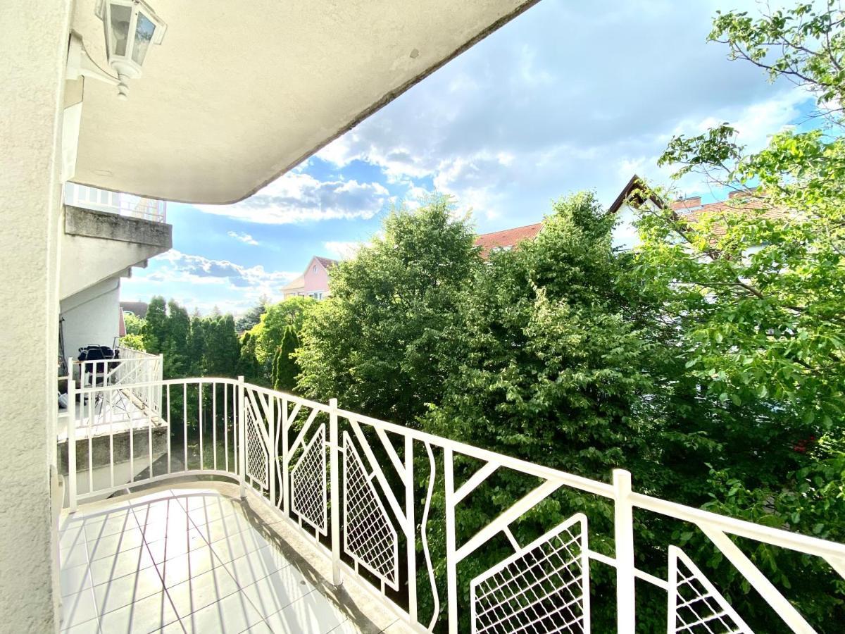 Mirell Apartman Segedin Dış mekan fotoğraf